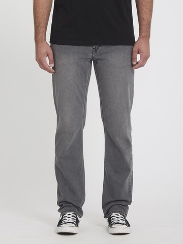 Volcom Regular Jeans 'Solver' in Grau: Vorderseite