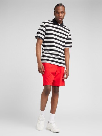 Nike Sportswear - Regular Calças 'Club' em vermelho