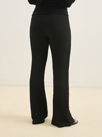 Sálea Flared Παντελόνι σε μαύρο