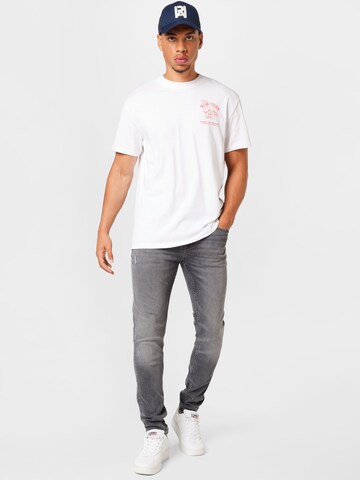 T-Shirt Tommy Jeans en blanc