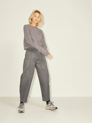 Loosefit Pantaloni con pieghe 'JXZOE' di JJXX in grigio