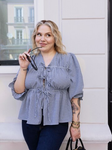 Trendyol Curve Μπλούζα σε μπλε