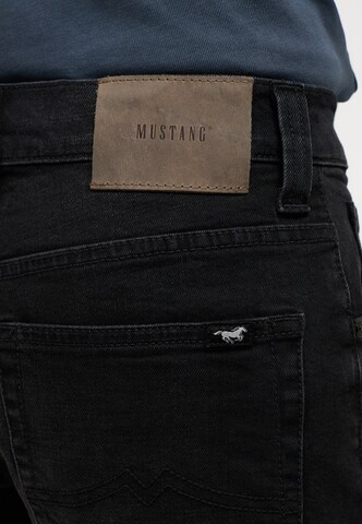 MUSTANG Tapered Jeans 'Toledo' in Schwarz