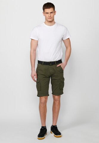 KOROSHI Regular Shorts in Grün