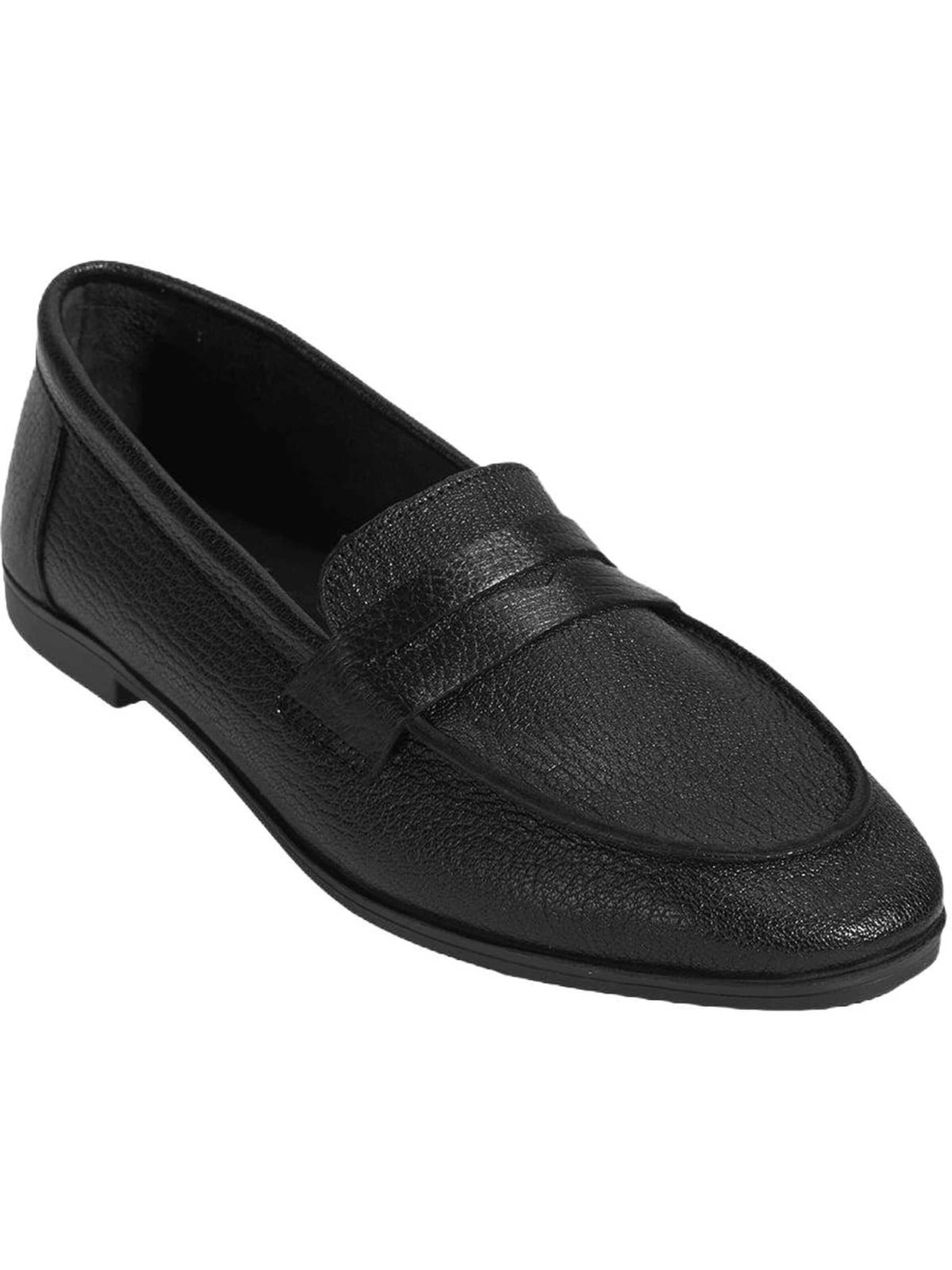 Desa Moccasin in Black