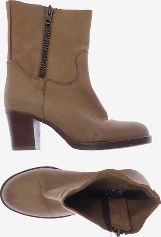 sacha Dress Boots in 38 in Beige: front
