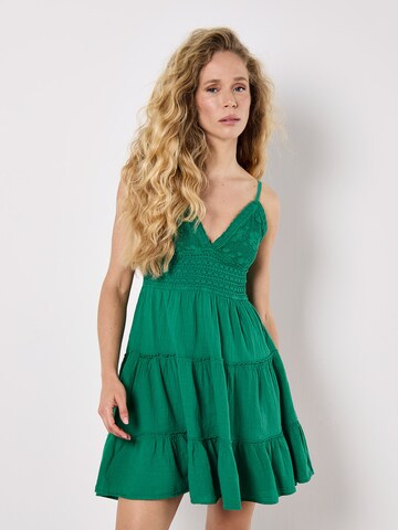 Robe d’été Apricot en vert : devant