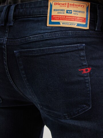 Skinny Jeans '1979' di DIESEL in blu