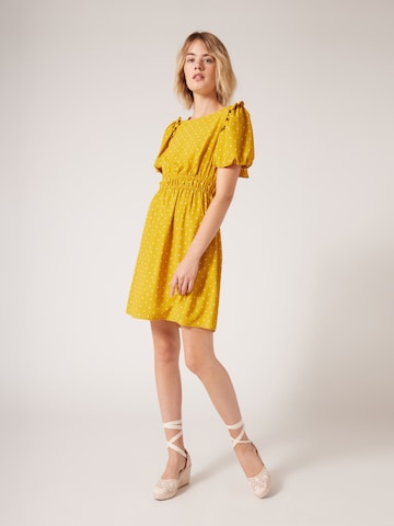 Robe d’été 'Poipi' NAF NAF en jaune