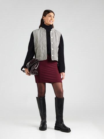 ABOUT YOU Φούστα 'Amanda' σε κόκκινο