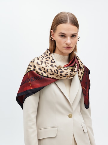 Lola Casademunt Scarf i röd: framsida