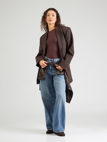 ABOUT YOU Shirtbody in Braun