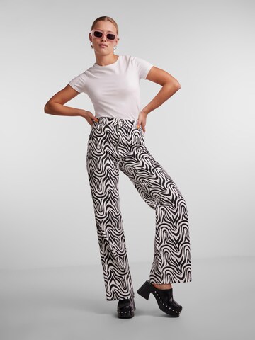 PIECES Wide leg Jeans 'NURSEL' in White