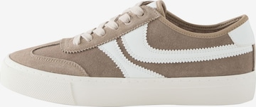 Next Низкие кроссовки в Коричневый: спереди