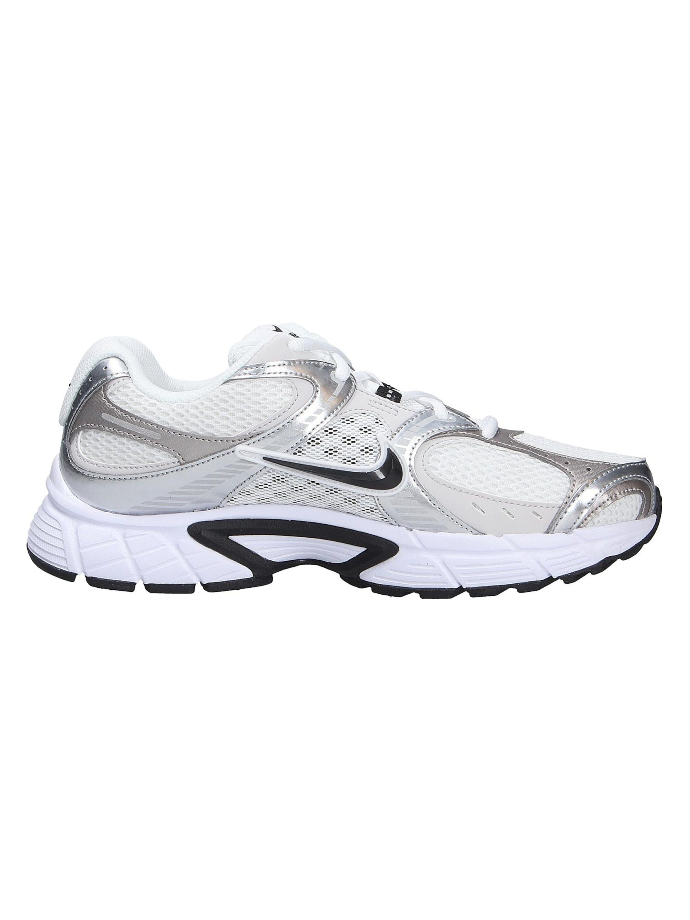 NIKE Sneakers 'V5 RNR' in White