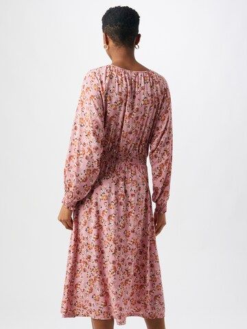 Robe 'Hilal' Part Two en rose