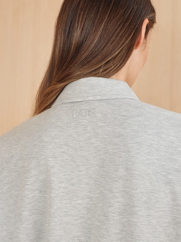 Maglietta di RÆRE by Lorena Rae in grigio