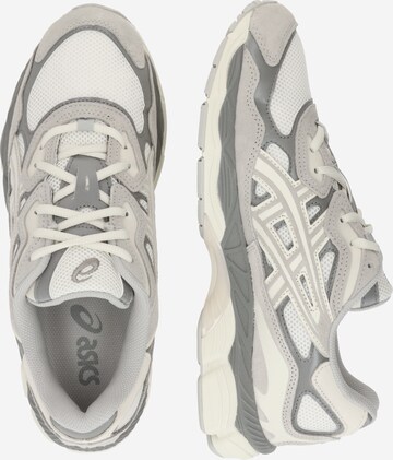 ASICS SportStyle - Zapatillas de running 'Gel-Nyc' en gris