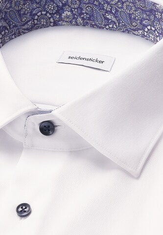 Coupe slim Chemise business 'Schwarze Rose' SEIDENSTICKER en blanc