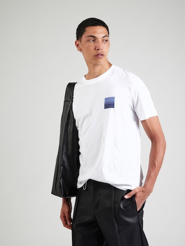 Tricou 'Dapusi' de la HUGO pe alb: față