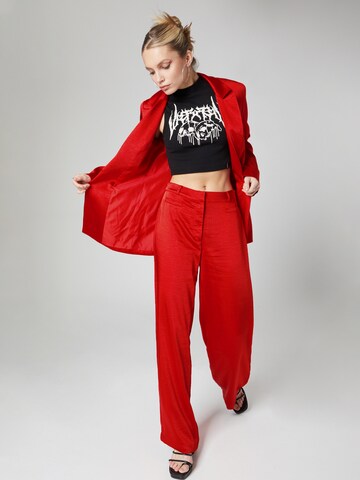 VIERVIER - Pierna ancha Pantalón 'Carla' en rojo