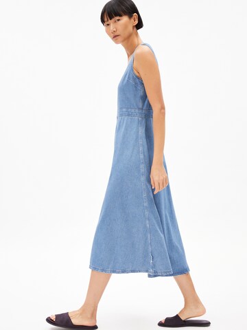 ARMEDANGELS Jurk 'TAAHLEE' in Blauw