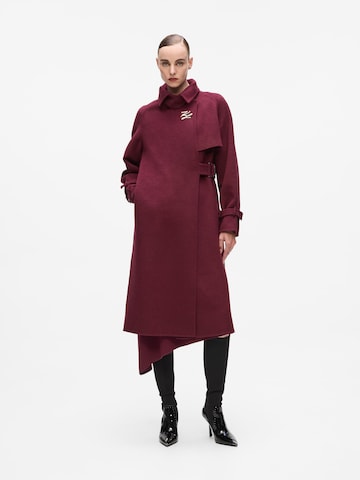 Manteau mi-saison Karl Lagerfeld en rouge : devant