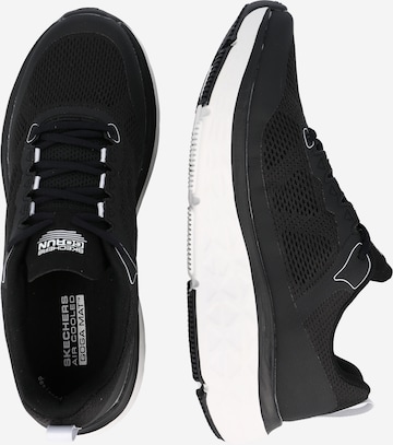 SKECHERS Sportovní boty – černá