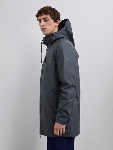 Scalpers Демисезонная куртка в Серый