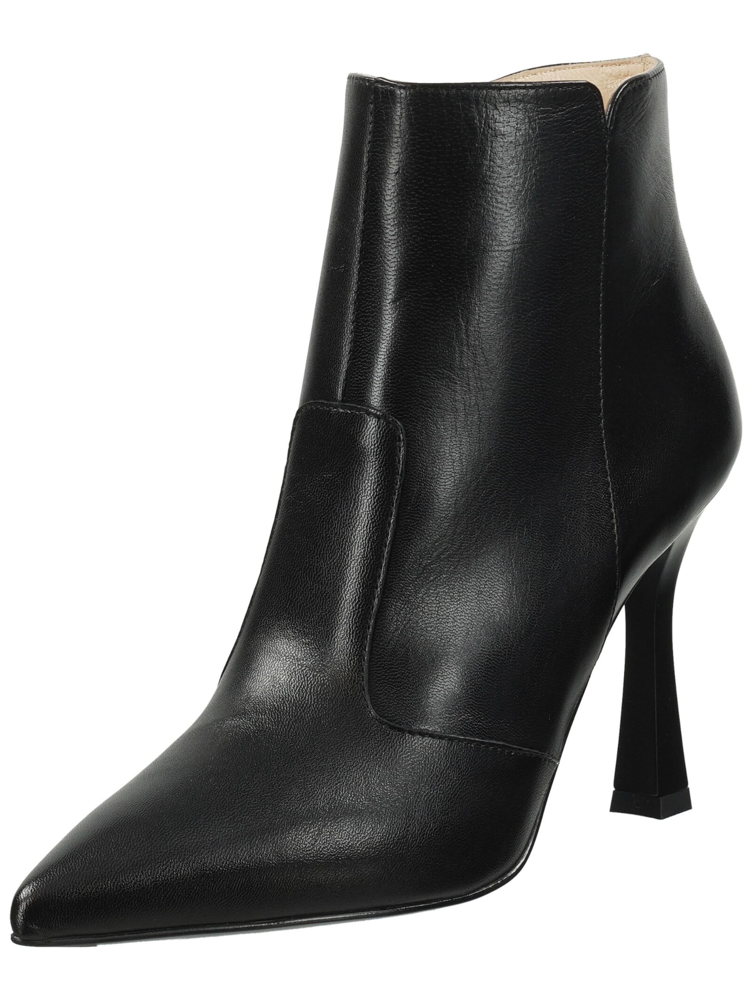 Nero Giardini Ankle Boots in Black: front