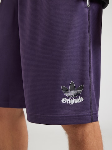 ADIDAS ORIGINALS - Loosefit Pantalón 'GRFX' en lila
