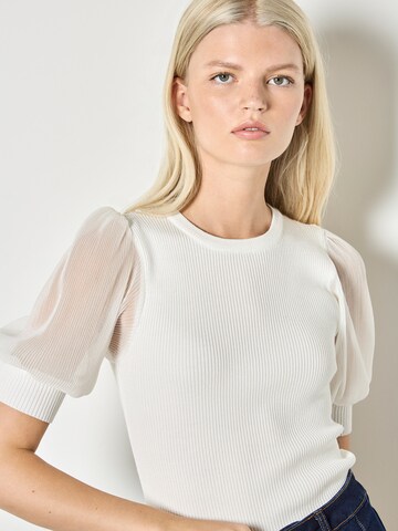 Chemisier ' ' Apricot en blanc : devant