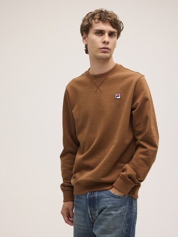 FILA Sweatshirt 'BIELLA regular crewneck sweatshirt' in Bruin: voorkant