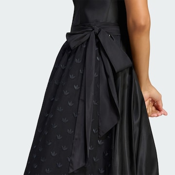 ADIDAS ORIGINALS Dirndl in Zwart