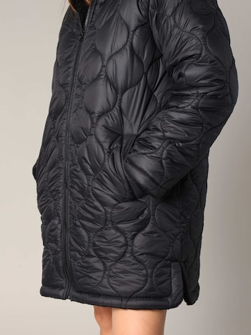 Manteau d’hiver 'Edwina' Deeluxe en noir