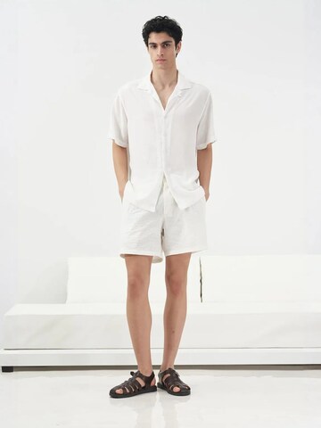 Coupe regular Chemise Giesto en blanc