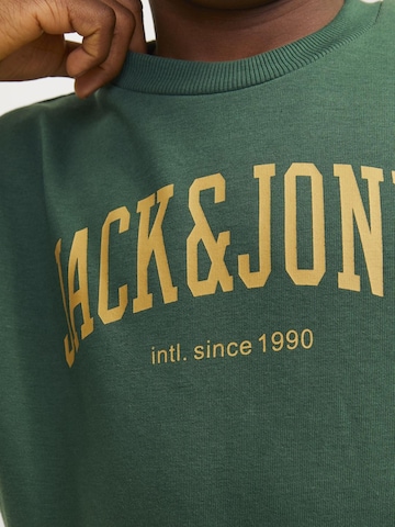 Jack & Jones Junior كنزة رياضية 'Josh' بلون أخضر
