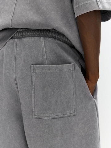 Baggy Pantalon Pull&Bear en gris