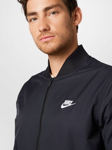 Nike Sportswear Jacke in Schwarz