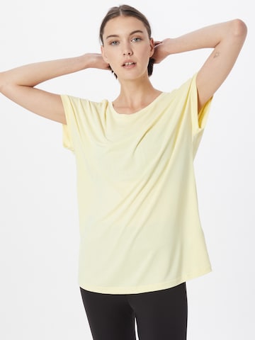 T-shirt Urban Classics en jaune : devant