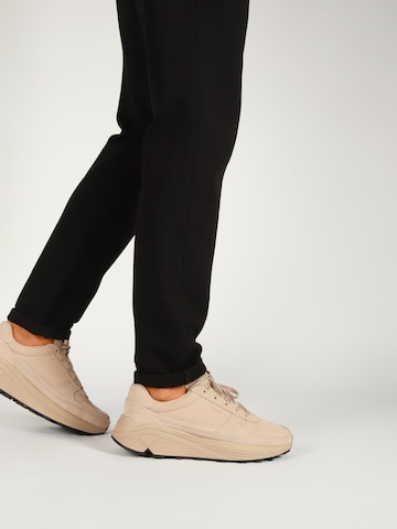 BLACKSTONE - Zapatillas deportivas bajas 'V-Kilian EG595' en beige