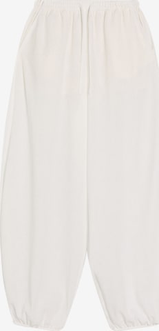 Bershka Zúžený strih Nohavice - Biela: predná strana