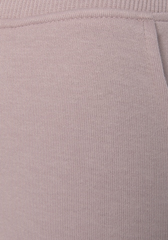 BENCH Slimfit Spodnie w kolorze różowy