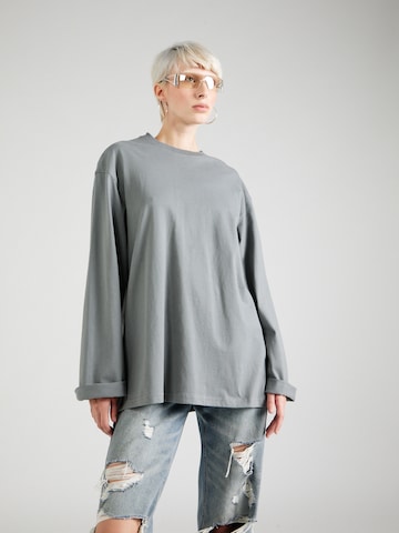 WEEKDAY - Camiseta talla grande en gris: frente