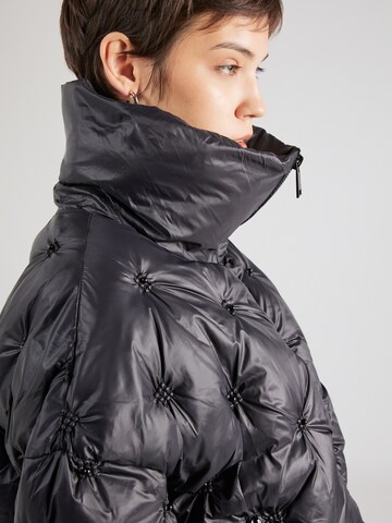 GUESS Zimska jakna | črna barva
