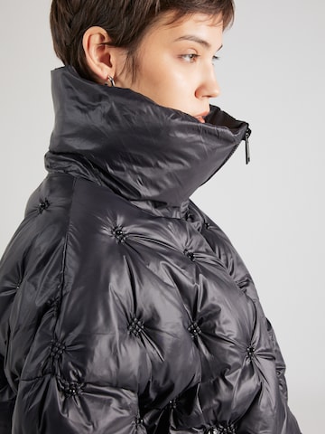 GUESS Winterjacke in Schwarz