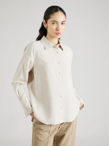 Gina Tricot - Blusa en blanco: frente