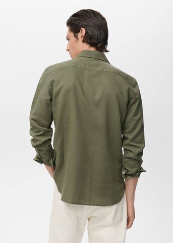 MANGO MAN Regular fit Button Up Shirt 'Avispah' in Green