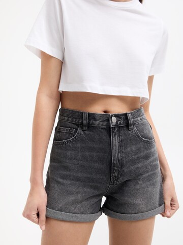 Regular Jeans de la Pull&Bear pe gri: față