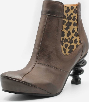 TIGGERS Chelsea Boots in Brown: front